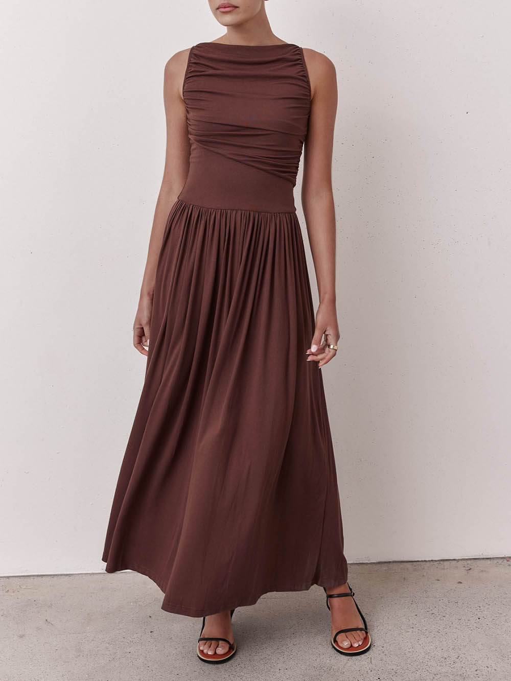 Elegant Pleated Sleeveless Maxi Dress