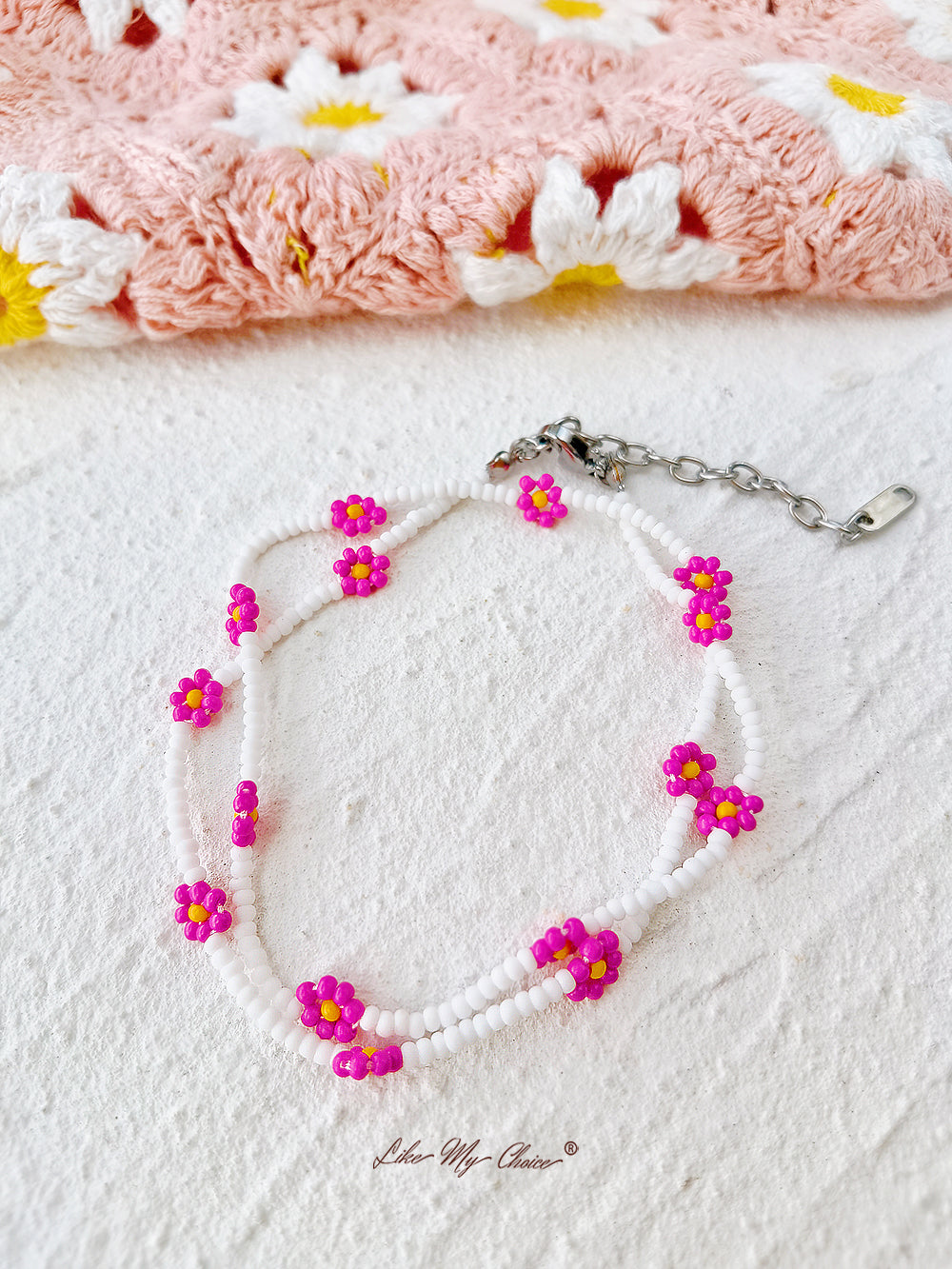 Adjustable Drawstring Beaded Bracelet Red Daisy