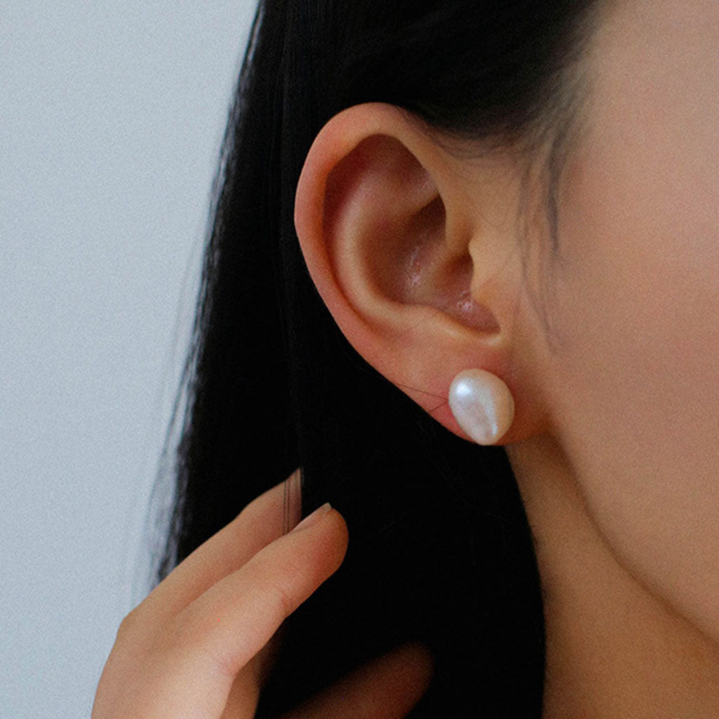 Easy To Match Simple Natural Baroque Freshwater Pearl Stud Earrings