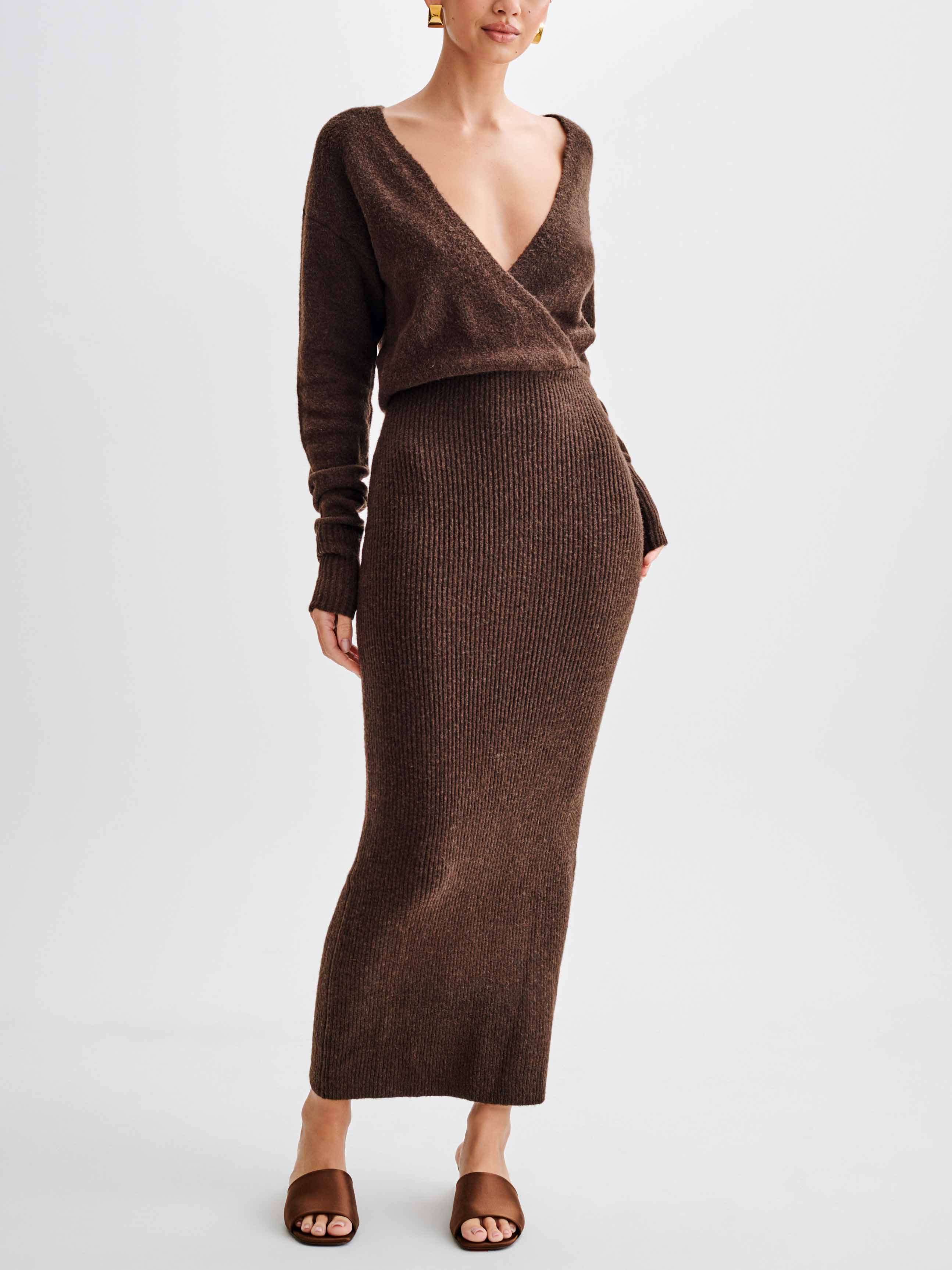 Elegant V-Neck Slim Sweater Hip-Wrapped Midi Dress